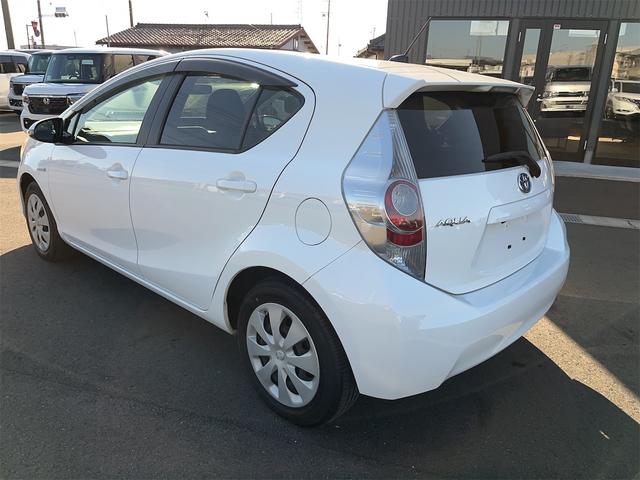 アクア Ｓ　ＥＴＣ　バックカメラ　ナビ　ＴＶ　キーレスエントリー　アイドリングストップ　電動格納ミラー　ＣＶＴ　衝突安全ボディ　ＡＢＳ　ＥＳＣ　Ｂｌｕｅｔｏｏｔｈ　エアコン　パワーステアリング　パワーウィンドウ（17枚目）