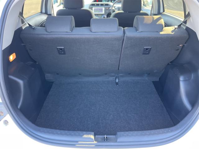 アクア Ｓ　ＥＴＣ　バックカメラ　ナビ　ＴＶ　キーレスエントリー　アイドリングストップ　電動格納ミラー　ＣＶＴ　衝突安全ボディ　ＡＢＳ　ＥＳＣ　Ｂｌｕｅｔｏｏｔｈ　エアコン　パワーステアリング　パワーウィンドウ（18枚目）