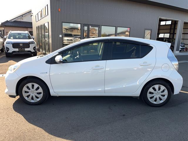 アクア Ｓ　ＥＴＣ　バックカメラ　ナビ　ＴＶ　キーレスエントリー　アイドリングストップ　電動格納ミラー　ＣＶＴ　衝突安全ボディ　ＡＢＳ　ＥＳＣ　Ｂｌｕｅｔｏｏｔｈ　エアコン　パワーステアリング　パワーウィンドウ（22枚目）