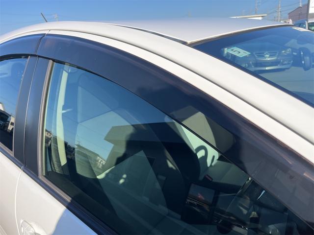 アクア Ｓ　ＥＴＣ　バックカメラ　ナビ　ＴＶ　キーレスエントリー　アイドリングストップ　電動格納ミラー　ＣＶＴ　衝突安全ボディ　ＡＢＳ　ＥＳＣ　Ｂｌｕｅｔｏｏｔｈ　エアコン　パワーステアリング　パワーウィンドウ（28枚目）