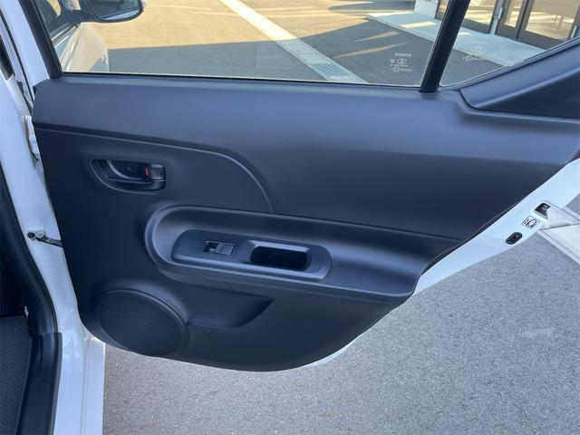 アクア Ｓ　ＥＴＣ　バックカメラ　ナビ　ＴＶ　キーレスエントリー　アイドリングストップ　電動格納ミラー　ＣＶＴ　衝突安全ボディ　ＡＢＳ　ＥＳＣ　Ｂｌｕｅｔｏｏｔｈ　エアコン　パワーステアリング　パワーウィンドウ（50枚目）