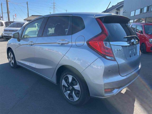 フィットハイブリッド L ホンダセンシング ハイブリッド ETC バックカメラ ナビ TV オートクルーズコントロール レーンアシスト 衝突被害軽減システム オートライト LEDヘッドランプ スマートキー 電動格納ミラー AT 盗難防止システム(17枚目)