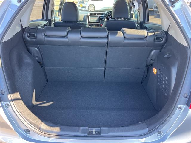 フィットハイブリッド L ホンダセンシング ハイブリッド ETC バックカメラ ナビ TV オートクルーズコントロール レーンアシスト 衝突被害軽減システム オートライト LEDヘッドランプ スマートキー 電動格納ミラー AT 盗難防止システム(18枚目)