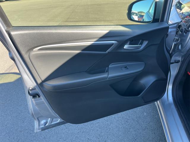 フィットハイブリッド L ホンダセンシング ハイブリッド ETC バックカメラ ナビ TV オートクルーズコントロール レーンアシスト 衝突被害軽減システム オートライト LEDヘッドランプ スマートキー 電動格納ミラー AT 盗難防止システム(57枚目)