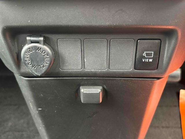 トール カスタムＧ　ターボ　ＳＡＩＩ　全周囲カメラ　ナビ　両側電動スライドドア　オートクルーズコントロール　衝突被害軽減システム　アルミホイール　オートライト　ＬＥＤヘッドランプ　スマートキー　アイドリングストップ　電動格納ミラー（8枚目）