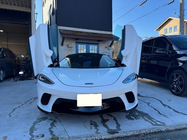 ＧＴ ベースグレード　ＧＴ　エレクトロニックガラスルーフ　オレンジキャリパー　カーボンブレーキ　フロントリフティング　スポーツエキゾースト　Ｂｏｗｅｒｓ＆Ｗｉｌｋｉｎｓサウンド　２１インチホイール（3枚目）