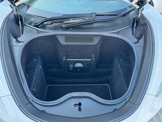 ＧＴ ベースグレード　ＧＴ　エレクトロニックガラスルーフ　オレンジキャリパー　カーボンブレーキ　フロントリフティング　スポーツエキゾースト　Ｂｏｗｅｒｓ＆Ｗｉｌｋｉｎｓサウンド　２１インチホイール（7枚目）