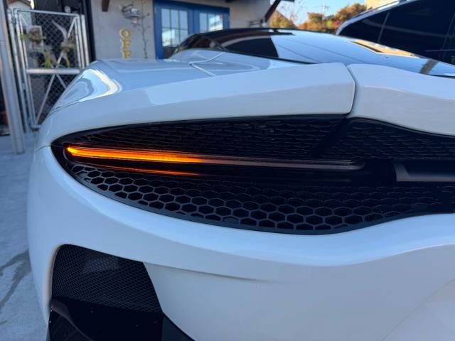 ＧＴ ベースグレード　ＧＴ　エレクトロニックガラスルーフ　オレンジキャリパー　カーボンブレーキ　フロントリフティング　スポーツエキゾースト　Ｂｏｗｅｒｓ＆Ｗｉｌｋｉｎｓサウンド　２１インチホイール（20枚目）