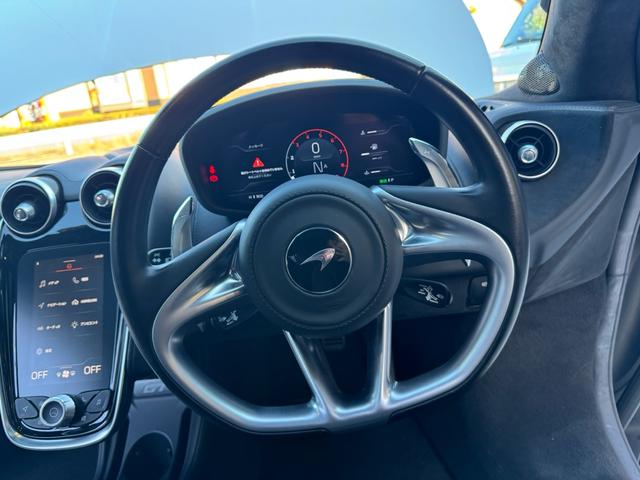 ＧＴ ベースグレード　ＧＴ　エレクトロニックガラスルーフ　オレンジキャリパー　カーボンブレーキ　フロントリフティング　スポーツエキゾースト　Ｂｏｗｅｒｓ＆Ｗｉｌｋｉｎｓサウンド　２１インチホイール（28枚目）