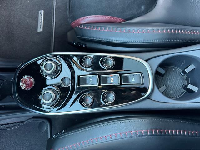 ＧＴ ベースグレード　ＧＴ　エレクトロニックガラスルーフ　オレンジキャリパー　カーボンブレーキ　フロントリフティング　スポーツエキゾースト　Ｂｏｗｅｒｓ＆Ｗｉｌｋｉｎｓサウンド　２１インチホイール（40枚目）