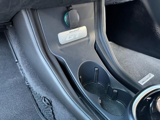 ＧＴ ベースグレード　ＧＴ　エレクトロニックガラスルーフ　オレンジキャリパー　カーボンブレーキ　フロントリフティング　スポーツエキゾースト　Ｂｏｗｅｒｓ＆Ｗｉｌｋｉｎｓサウンド　２１インチホイール（41枚目）