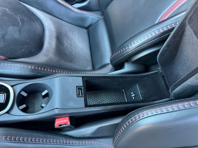 ＧＴ ベースグレード　ＧＴ　エレクトロニックガラスルーフ　オレンジキャリパー　カーボンブレーキ　フロントリフティング　スポーツエキゾースト　Ｂｏｗｅｒｓ＆Ｗｉｌｋｉｎｓサウンド　２１インチホイール（42枚目）