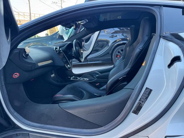 ＧＴ ベースグレード　ＧＴ　エレクトロニックガラスルーフ　オレンジキャリパー　カーボンブレーキ　フロントリフティング　スポーツエキゾースト　Ｂｏｗｅｒｓ＆Ｗｉｌｋｉｎｓサウンド　２１インチホイール（44枚目）