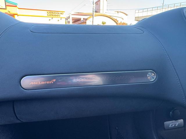 ＧＴ ベースグレード　ＧＴ　エレクトロニックガラスルーフ　オレンジキャリパー　カーボンブレーキ　フロントリフティング　スポーツエキゾースト　Ｂｏｗｅｒｓ＆Ｗｉｌｋｉｎｓサウンド　２１インチホイール（48枚目）