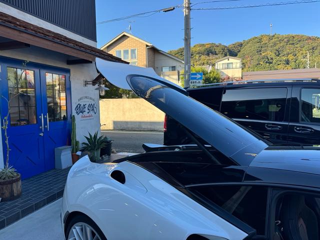 ＧＴ ベースグレード　ＧＴ　エレクトロニックガラスルーフ　オレンジキャリパー　カーボンブレーキ　フロントリフティング　スポーツエキゾースト　Ｂｏｗｅｒｓ＆Ｗｉｌｋｉｎｓサウンド　２１インチホイール（51枚目）