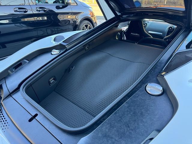 ＧＴ ベースグレード　ＧＴ　エレクトロニックガラスルーフ　オレンジキャリパー　カーボンブレーキ　フロントリフティング　スポーツエキゾースト　Ｂｏｗｅｒｓ＆Ｗｉｌｋｉｎｓサウンド　２１インチホイール（56枚目）