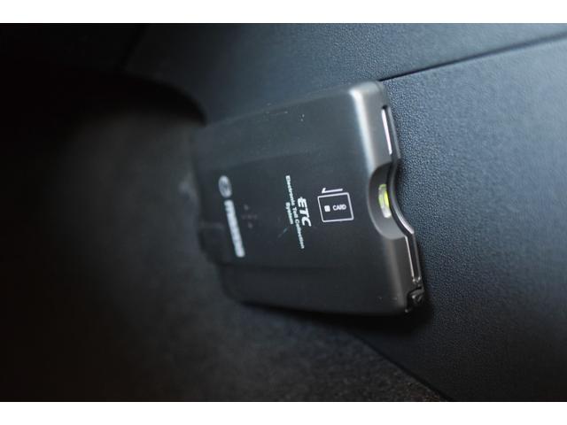 ＲＸ－８ ベースグレード　マニュアル５速　ＥＴＣ　ＨＩＤヘッドライト　アルミホイール　ＢＯＳＥサウンド　オートエアコン　Ｗエアバック　ＡＢＳ　ＤＳＣ　スーパーＬＳＤ　イモビライザー　禁煙車　スペアキーあり（14枚目）
