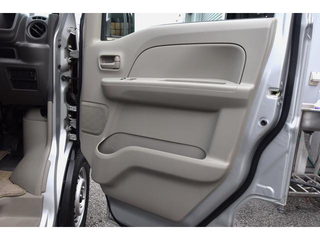 ＮＶ１００クリッパーバン 　車いす仕様車　福祉車輌　電動ウインチ　リモコン付き　ナビ　テレビ　Ｂｌｕｅｔｏｏｔｈ　ワンオーナー　禁煙車　アルミリアスロープ　ハイルーフ　リアヒーター　記録簿（45枚目）