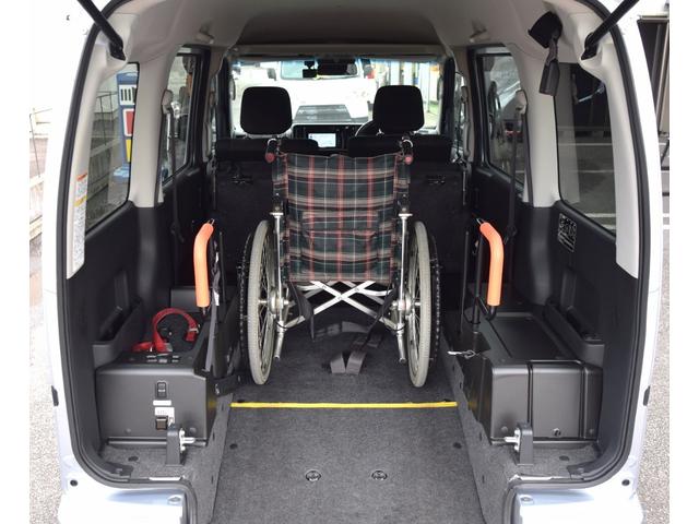 アトレーワゴン 　車イス仕様車　スローパー　衝突回避ブレーキ　ナビ　テレビ　Ｂｌｕｅｔｏｏｔｈ　バックカメラ　禁煙車　福祉車両　電動ウインチ　リモコン付き　４名乗車可　車線逸脱警報　誤発進抑制　ＬＥＤヘッドランプ（2枚目）