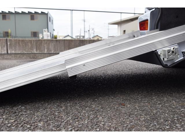 アトレーワゴン 　車イス仕様車　スローパー　衝突回避ブレーキ　ナビ　テレビ　Ｂｌｕｅｔｏｏｔｈ　バックカメラ　禁煙車　福祉車両　電動ウインチ　リモコン付き　４名乗車可　車線逸脱警報　誤発進抑制　ＬＥＤヘッドランプ（8枚目）