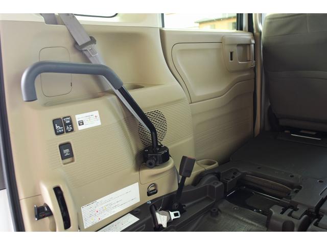 Ｎ－ＢＯＸ Ｇ・スロープホンダセンシング　車いす仕様車　福祉車輌　リアスロープ　ナビ　ＴＶ　ＥＴＣ　Ｂｌｕｅｔｏｏｔｈ　バックカメラ　ドライブレコーダー　リモコン式電動ウインチ　４名乗り　車いす使用時は１名＋２名乗車　禁煙車　衝突軽減ブレーキ（52枚目）