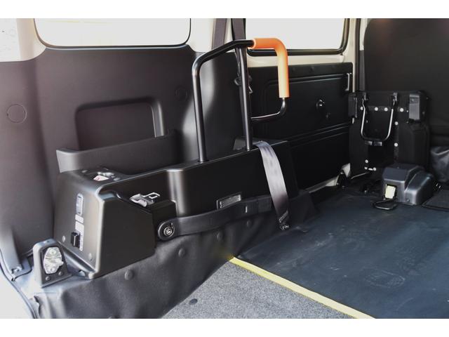ハイゼットカーゴ 　車イス仕様車　スローパー　衝突回避ブレーキ　禁煙車　福祉車両　電動ウインチ　リモコン付き　４名乗り　車いす使用時は１名＋３名乗車　車線逸脱警報機能　先行車発進お知らせ　リヤ折りたたみ機能付きシート（40枚目）