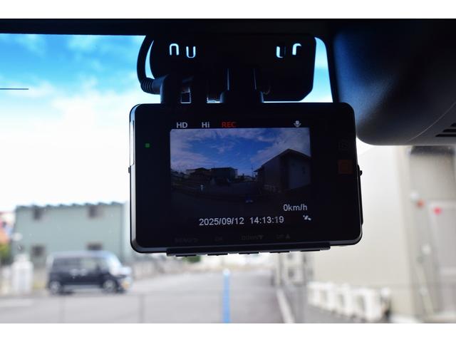 Ｎ－ＢＯＸカスタム Ｇ・Ｌターボホンダセンシング　ワンオーナー　ナビ　ＴＶ　禁煙車　ターボ　Ｂｌｕｅｔｏｏｔｈ　バックカメラ　ドライブレコーダー　ＥＴＣ　両側パワースライドドア　衝突軽減ブレーキ　誤発進抑制　アダプティブクルーズコントロール　記録簿（17枚目）