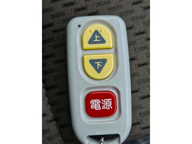 スペーシア 　車いす仕様車　福祉車輌　電動ウインチ　禁煙車　レーダーブレーキサポート　ナビ　テレビ　Ｂｌｕｅｔｏｏｔｈ　誤発進抑制　リアスロープ　４名乗り　車いす使用時は１名＋２名乗車　リモコン付き　オートエアコン（15枚目）