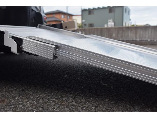 シエンタ 　車イス仕様車　助手席回転シート　スロープ　タイプ３　５名乗り　車いす使用時は１名＋３名乗車の計４人乗り　リアエアサスペンション　ナビ　ＴＶ　バックカメラ　衝突回避ブレーキ　パワースライドドア（28枚目）