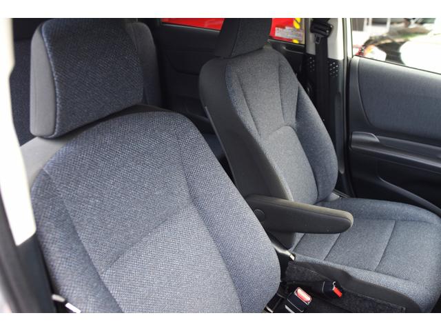 シエンタ 　車イス仕様車　助手席回転シート　スロープ　タイプ３　５名乗り　車いす使用時は１名＋３名乗車の計４人乗り　リアエアサスペンション　ナビ　ＴＶ　バックカメラ　衝突回避ブレーキ　パワースライドドア（31枚目）