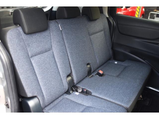 シエンタ 　車イス仕様車　助手席回転シート　スロープ　タイプ３　５名乗り　車いす使用時は１名＋３名乗車の計４人乗り　リアエアサスペンション　ナビ　ＴＶ　バックカメラ　衝突回避ブレーキ　パワースライドドア（32枚目）