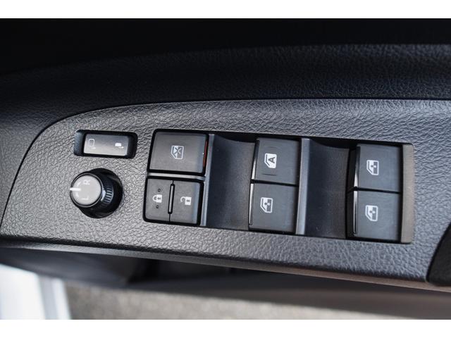 シエンタ 　車イス仕様車　助手席回転シート　スロープ　タイプ３　５名乗り　車いす使用時は１名＋３名乗車の計４人乗り　リアエアサスペンション　ナビ　ＴＶ　バックカメラ　衝突回避ブレーキ　パワースライドドア（53枚目）