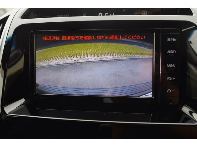ランドクルーザー ＡＸ　ワンオーナー　サンルーフ　ルーフレール　ナビ　テレビ　Ｂｌｕｅｔｏｏｔｈ　バックカメラ　８人乗り　３列シート　禁煙車　ステアリングリモコン　ＨＩＤランプ　　木目調パネル　前後・左右独立オートエアコン（13枚目）