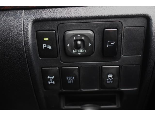 ランドクルーザー ＡＸ　ワンオーナー　サンルーフ　ルーフレール　ナビ　テレビ　Ｂｌｕｅｔｏｏｔｈ　バックカメラ　８人乗り　３列シート　禁煙車　ステアリングリモコン　ＨＩＤランプ　　木目調パネル　前後・左右独立オートエアコン（32枚目）