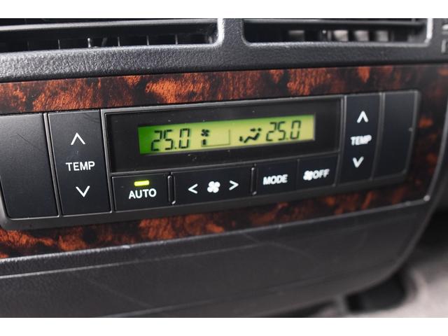 ランドクルーザー ＡＸ　ワンオーナー　サンルーフ　ルーフレール　ナビ　テレビ　Ｂｌｕｅｔｏｏｔｈ　バックカメラ　８人乗り　３列シート　禁煙車　ステアリングリモコン　ＨＩＤランプ　　木目調パネル　前後・左右独立オートエアコン（35枚目）