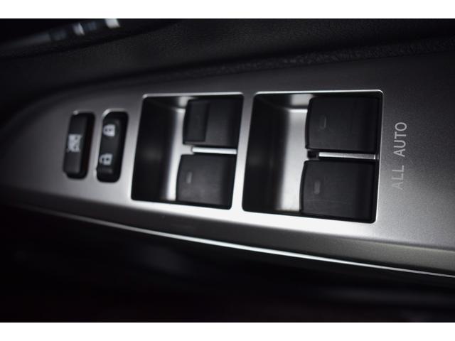 ランドクルーザー ＡＸ　ワンオーナー　サンルーフ　ルーフレール　ナビ　テレビ　Ｂｌｕｅｔｏｏｔｈ　バックカメラ　８人乗り　３列シート　禁煙車　ステアリングリモコン　ＨＩＤランプ　　木目調パネル　前後・左右独立オートエアコン（38枚目）
