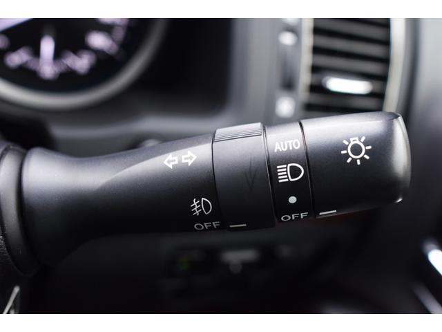 ランドクルーザー ＡＸ　ワンオーナー　サンルーフ　ルーフレール　ナビ　テレビ　Ｂｌｕｅｔｏｏｔｈ　バックカメラ　８人乗り　３列シート　禁煙車　ステアリングリモコン　ＨＩＤランプ　　木目調パネル　前後・左右独立オートエアコン（40枚目）