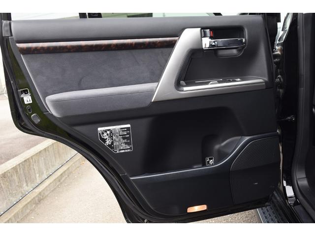 ランドクルーザー ＡＸ　ワンオーナー　サンルーフ　ルーフレール　ナビ　テレビ　Ｂｌｕｅｔｏｏｔｈ　バックカメラ　８人乗り　３列シート　禁煙車　ステアリングリモコン　ＨＩＤランプ　　木目調パネル　前後・左右独立オートエアコン（59枚目）