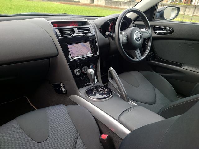 ＲＸ－８ ベースグレード　ナビ　テレビ　Ｂｌｕｅｔｏｏｔｈ　スピリットＲ用純正フロントバンパー＆スポイラー　スピリットＲ用純正サイドスポイラー＆リアスポイラー　ＥＴＣ　アルミホイール　禁煙車　アドバンストキー　ＢＯＳＥサウンド（2枚目）