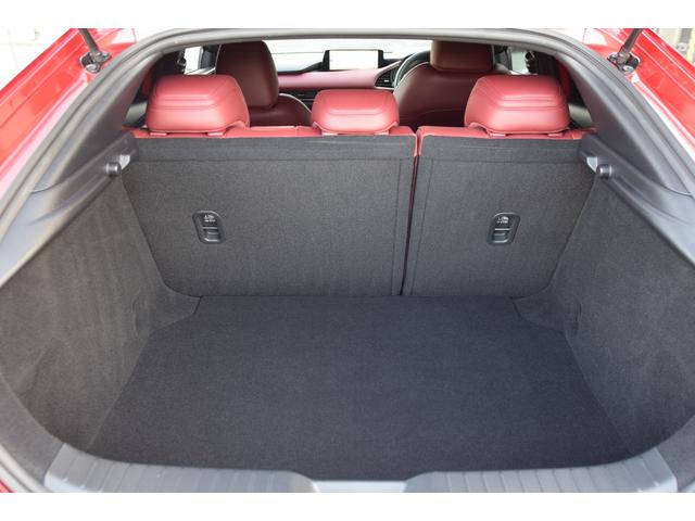 MAZDA3ファストバック 20Sプロアクティブ ツーリングセレクション 10.25インチモニタ バーガンディレザーパッケージ BOSEサウンド ステアリングヒーター 禁煙車 ハイブリッド 360度モニター ワイヤレススマートフォン充電Qi ブレーキサポート シートヒーター(16枚目)
