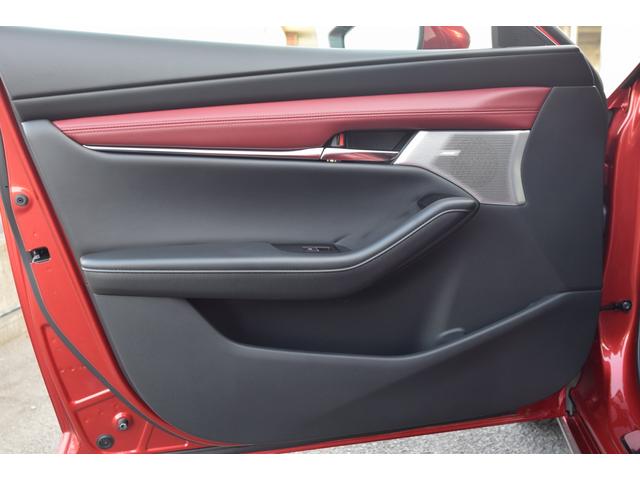 MAZDA3ファストバック 20Sプロアクティブ ツーリングセレクション 10.25インチモニタ バーガンディレザーパッケージ BOSEサウンド ステアリングヒーター 禁煙車 ハイブリッド 360度モニター ワイヤレススマートフォン充電Qi ブレーキサポート シートヒーター(32枚目)