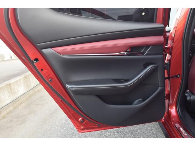 MAZDA3ファストバック 20Sプロアクティブ ツーリングセレクション 10.25インチモニタ バーガンディレザーパッケージ BOSEサウンド ステアリングヒーター 禁煙車 ハイブリッド 360度モニター ワイヤレススマートフォン充電Qi ブレーキサポート シートヒーター(34枚目)