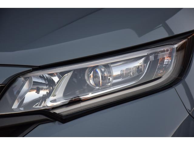 【ＬＥＤヘッドライト】悪天候や夜間の走行も視界良好で安心してお乗りいただけます。