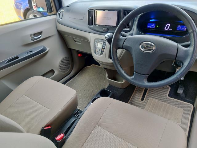 ミライース G ナビ テレビ ドライブレコーダー 禁煙車 オートエアコン アイドリングストップ 革巻きステアリング キーレス 純正フロアマット 純正ドアバイザー アルミホイール 記録簿 スペアキー(4枚目)