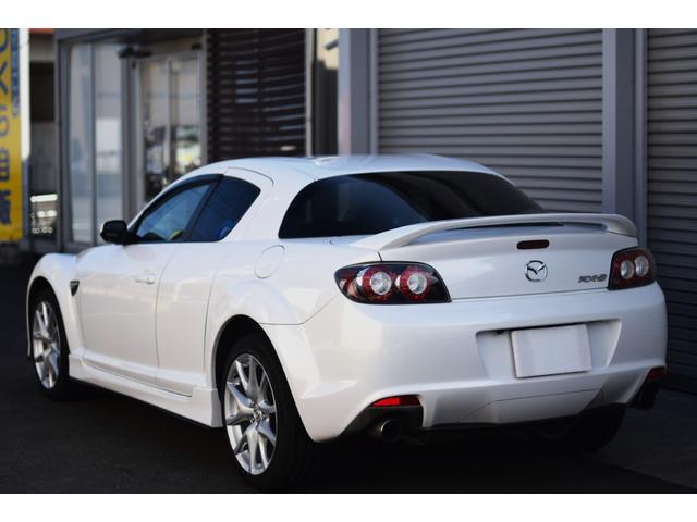 ＲＸ－８ タイプＧ　ナビＴＶ　ＥＴＣ　バックカメラ　ＳＰＩＲＩＴ　Ｒ用フロントバンパー・フロントスポイラー・サイドスポイラー　リヤスポイラー　禁煙車　オートライト　オートワイパー　オートエアコン　１８インチアルミホイール（3枚目）