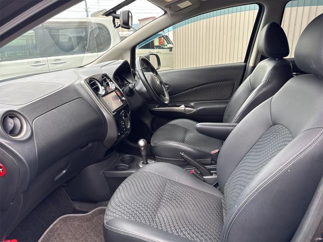 ノート メダリスト 全周囲カメラ TV スマートキー アイドリングストップ 電動格納ミラー CVT 盗難防止システム 衝突安全ボディ ABS CD ミュージックプレイヤー接続可 エアコン パワーステアリング(9枚目)