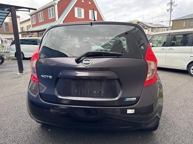 ノート メダリスト 全周囲カメラ TV スマートキー アイドリングストップ 電動格納ミラー CVT 盗難防止システム 衝突安全ボディ ABS CD ミュージックプレイヤー接続可 エアコン パワーステアリング(15枚目)
