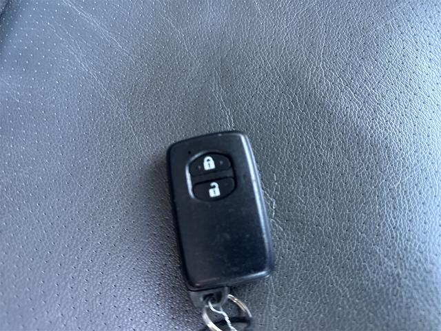プリウス Gツーリングセレクションレザーパッケージ ETC バックカメラ ナビ TV オートクルーズコントロール 衝突被害軽減システム アルミホイール LEDヘッドランプ ヘッドライトウォッシャー スマートキー 電動格納ミラー CVT 盗難防止システム(10枚目)