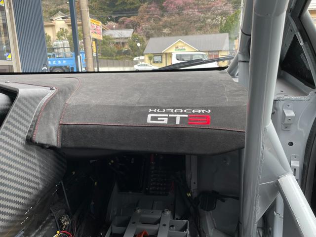 ウラカン 　ウラカンＧＴ３　レース専用車　レース未使用車（2枚目）
