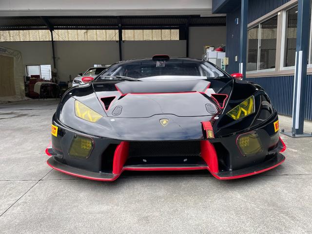 ウラカン 　ウラカンＧＴ３　レース専用車　レース未使用車（6枚目）